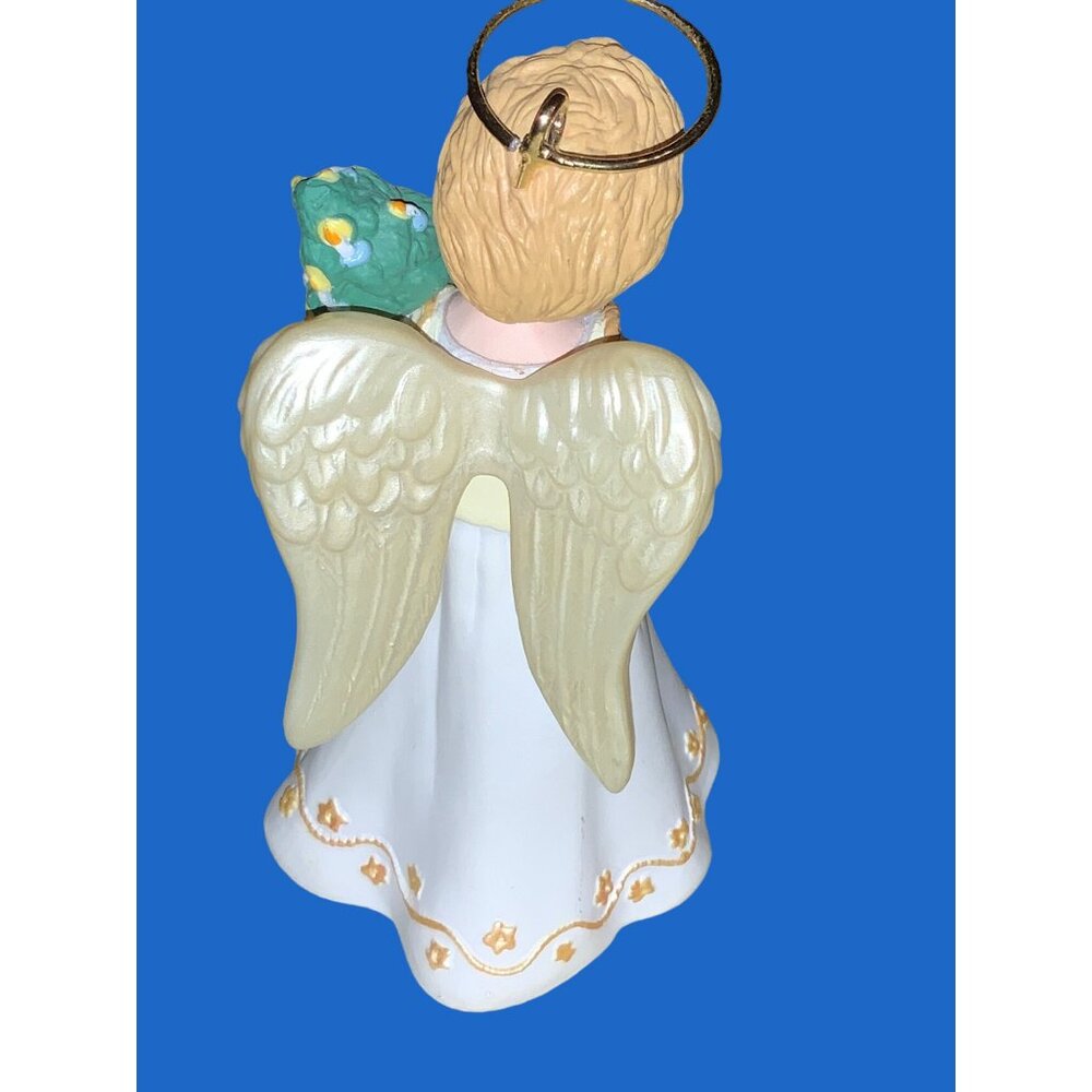 Hallmark 1996 Christkindl  Christmas Visitors Angel Ornament #2 in Series - Picture 7 of 13